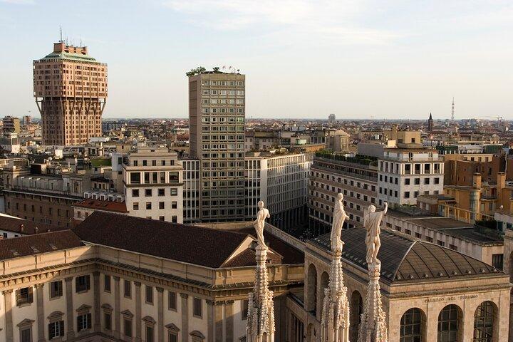 Milan Scavenger Hunt & Highlights Self-Guided Walking Tour