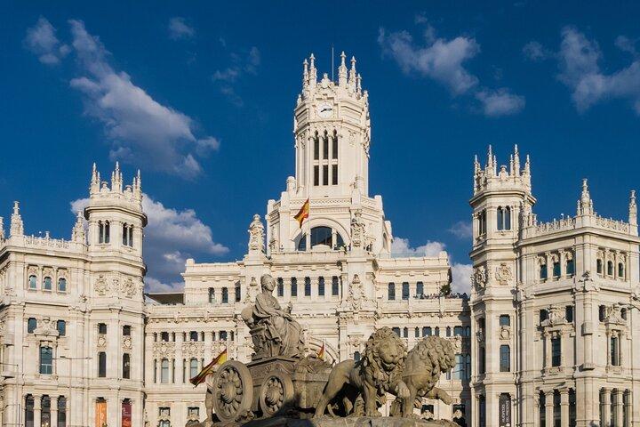 Madrid Scavenger Hunt & Highlights Self-Guided Walking Tour