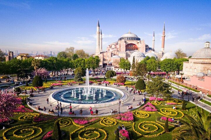 Istanbul Scavenger Hunt & Highlights Self-Guided Walking Tour