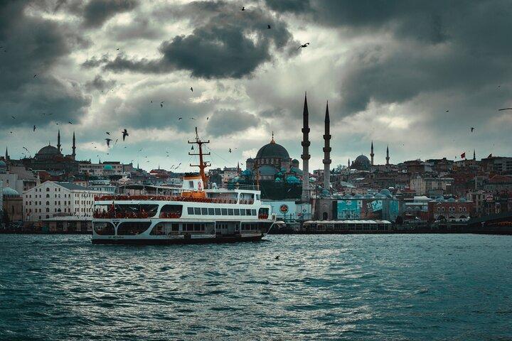 Istanbul Scavenger Hunt & Highlights Self-Guided Walking Tour