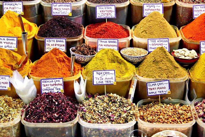 Istanbul Scavenger Hunt & Highlights Self-Guided Walking Tour