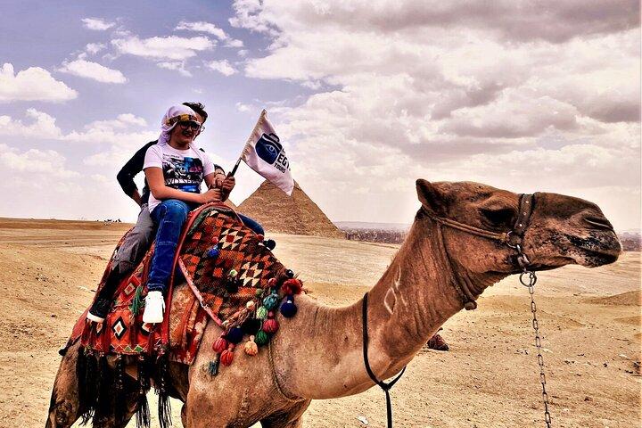 Full Day Pyramids of Giza & Sphinx & The Egyptian Museum With Lunch Included