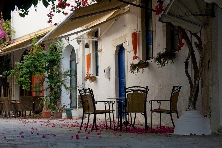 Kos Scavenger Hunt & Highlights Self-Guided Walking Tour