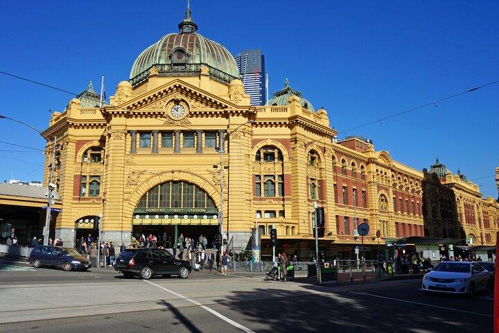 Melbourne Scavenger Hunt and Highlights Self Guided Walking Tour