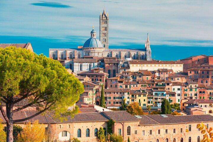 Siena Scavenger Hunt & Highlights Self-Guided Walking Tour