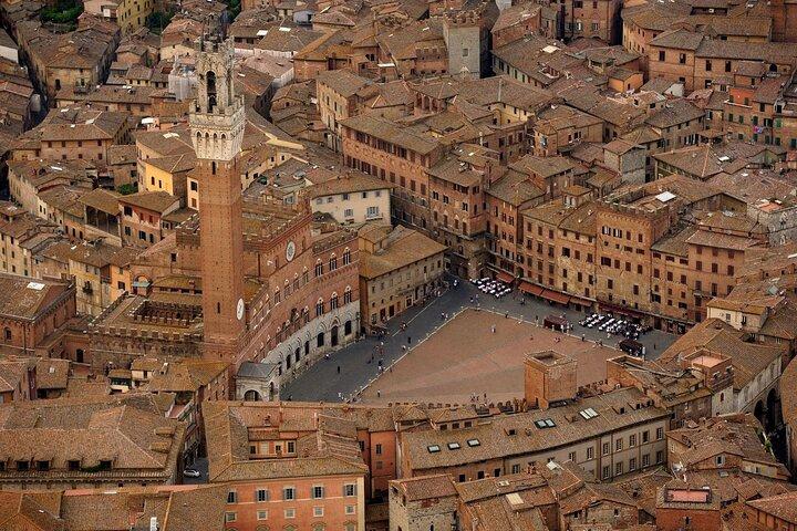 Siena Scavenger Hunt & Highlights Self-Guided Walking Tour