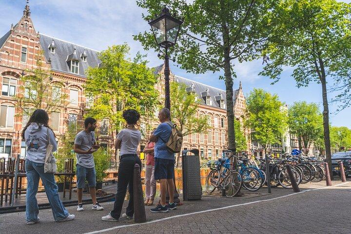 Amsterdam Small-Group Walking Tour with Typical Dutch Pancake
