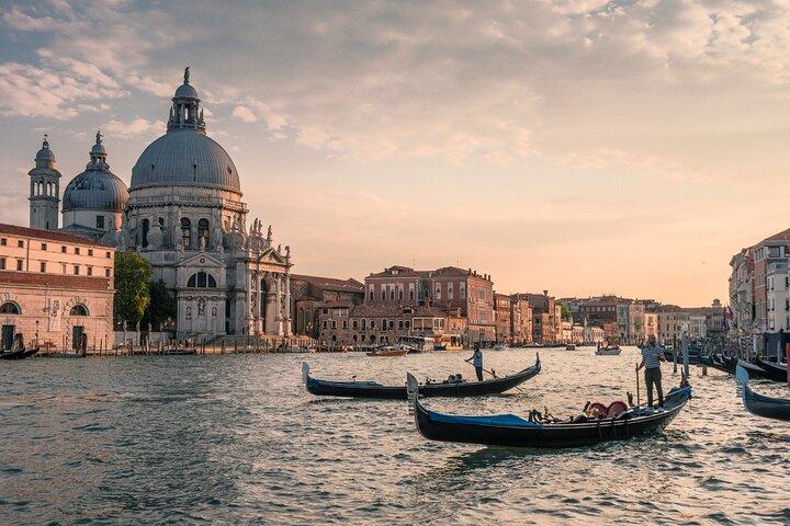 Venice Scavenger Hunt & Highlights Self-Guided Walking Tour
