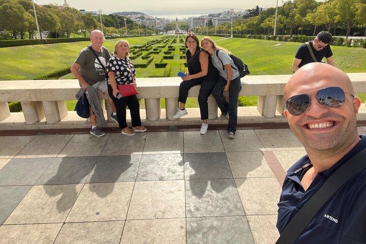 Private Guided Alfama Tuk Tuk Tour in Lisbon – 1.5-Hour