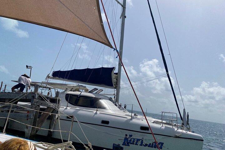Isla Mujeres Basic Tour in Catamaran with Snorkel and Open Bar