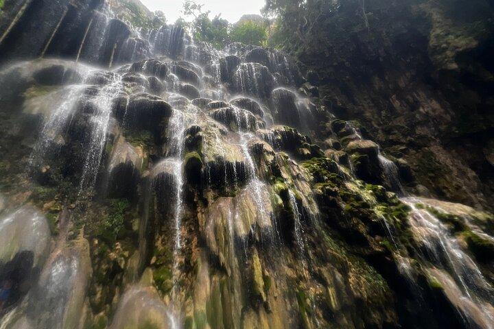 Private Tour of Tolantongo Grottoes with Transportation from CDMX
