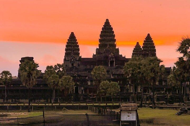 Angkor Wat Sunrise Experience – Ultimate 1-Day Guided Temple Tour