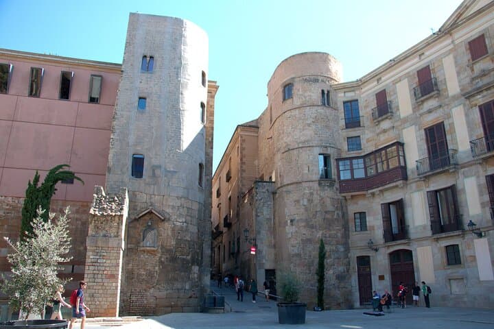Barcelona's El Raval and the Gothic Quarter: A Self-Guided Audio Tour