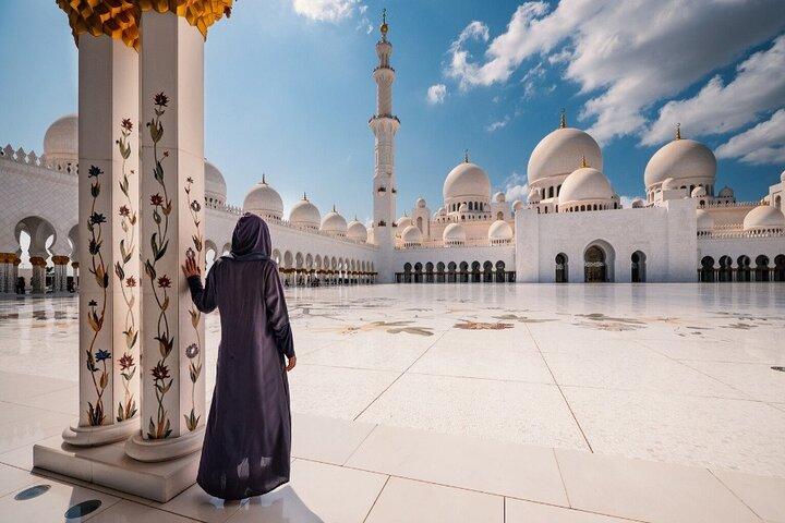 Abu Dhabi Sightseeing Tour in Private Vehicle