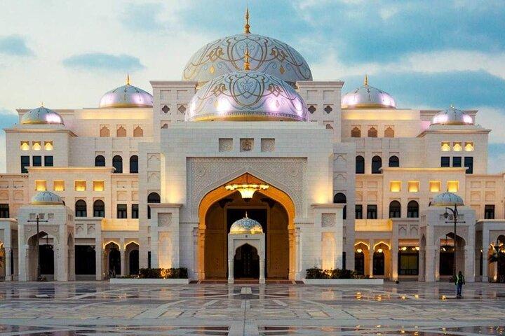 Abu Dhabi Sightseeing Tour in Private Vehicle