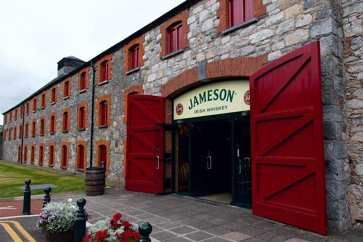 Blarney Castle Cork City and Jameson Distillery Small groups