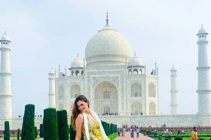 Private Full-Day Sunrise Taj Mahal and Agra City Tour