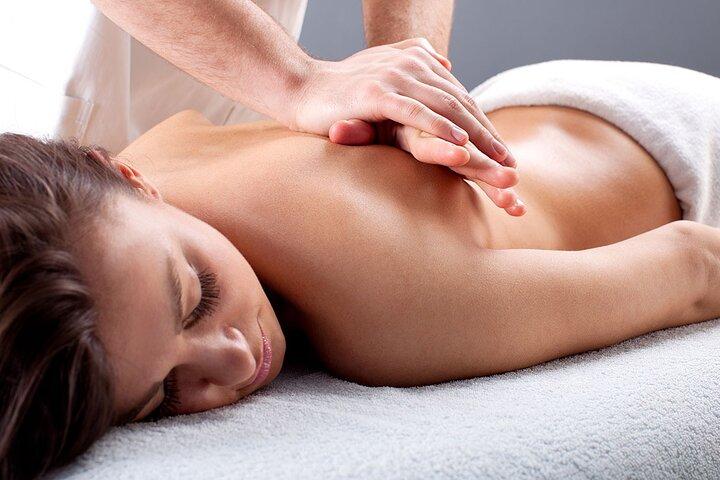 Aroma Body Massage to Relax