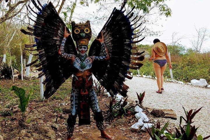 Deluxe Chichen Itza & 2 Cenotes! Round Transportation From Cancun