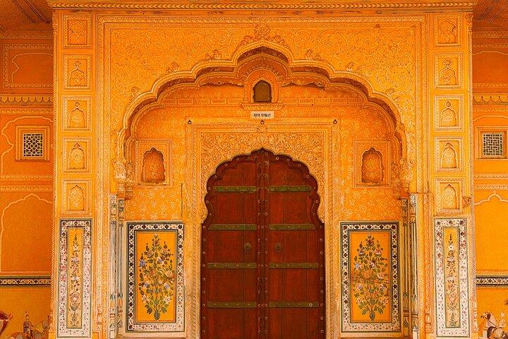 Jaipur Heritage Walk - Artisans | Bazaars | Culinary | Temples (Awarded)