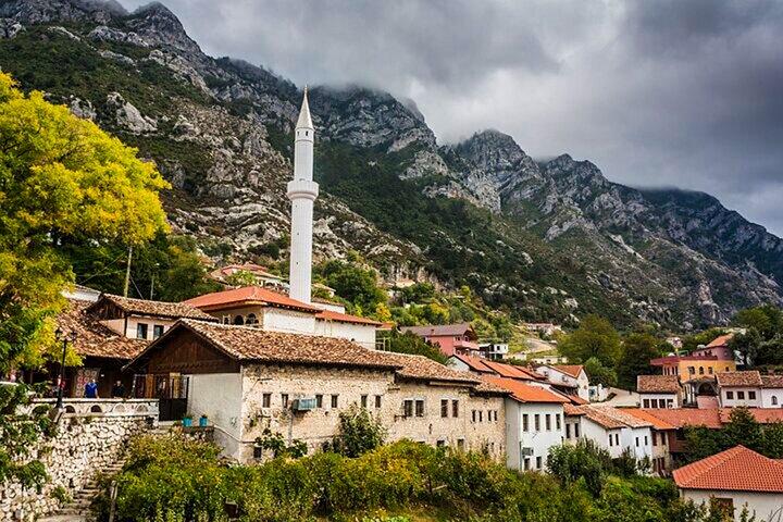 Kruja, Castle & Old Bazaar Guided Tour from Durres