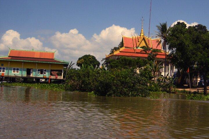 Angkor Wat Sunrise and Tonle Sap Cruise Sunset Tour