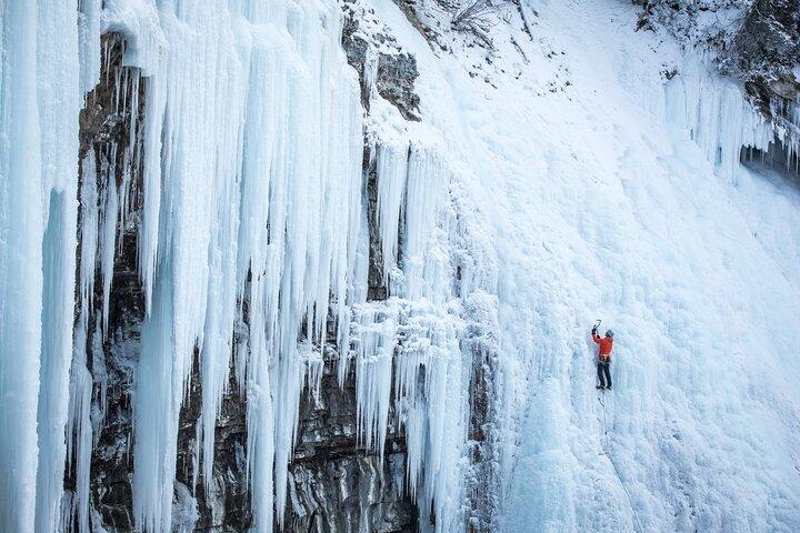 Johnston Canyon Frozen Waterfalls - Small Group Tour