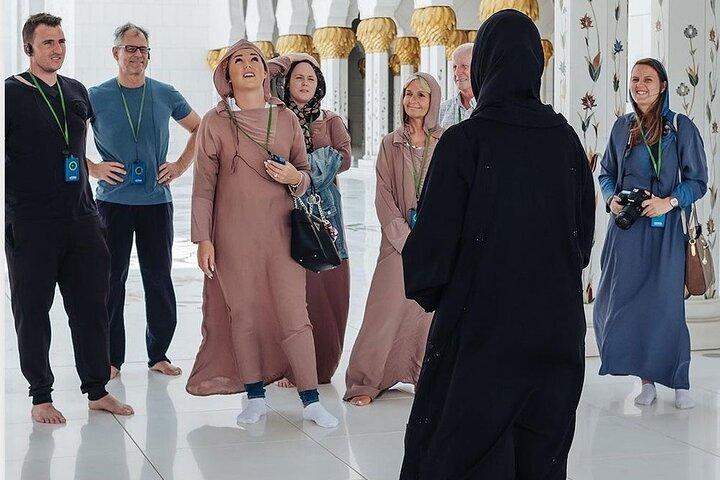 Private Sheikh Zayed Grand Mosque guided tour by UAE national guide