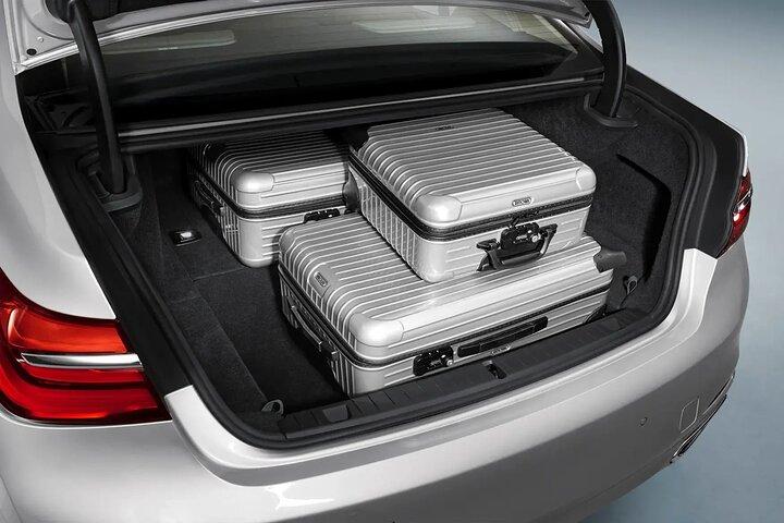 Arrival Private Transfer from Dubai Airport DWC to Dubai by car or SUV