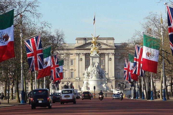 Full Day London Tour with Chauffeur: Includes Entry to Landmarks