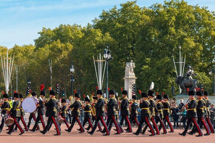 London: Full Day Private Tour Including Entry Passes