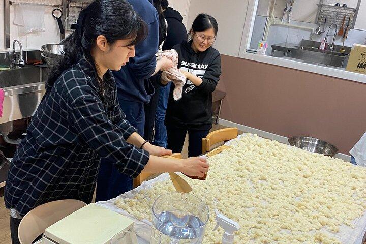 Makgeolli Brewing Class