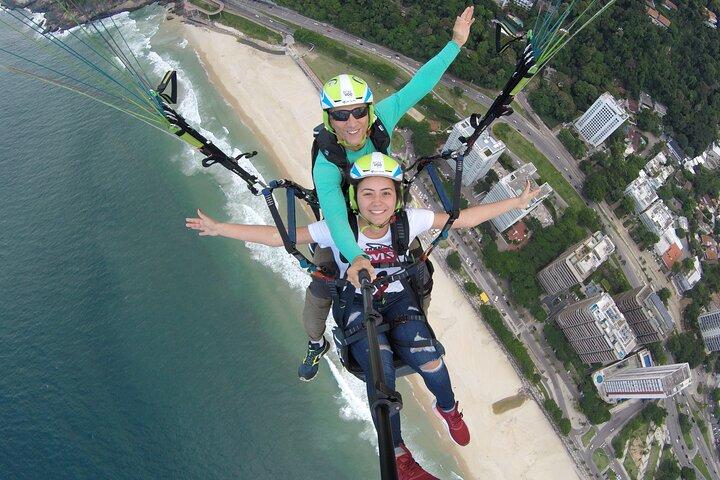 Rio De Janeiro Panoramic Parapente Flight with BOMVOO.rio