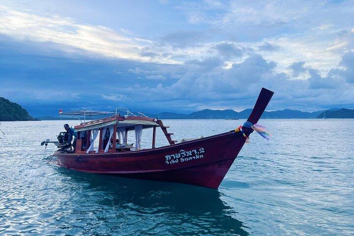 Phuket Luxury Traditional Boat Ride/Coral Island 08.30AM-01.30PM