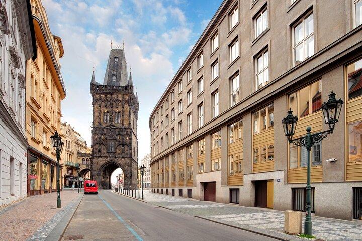 Prague Old Town and Top Attractions Private Tour by Car