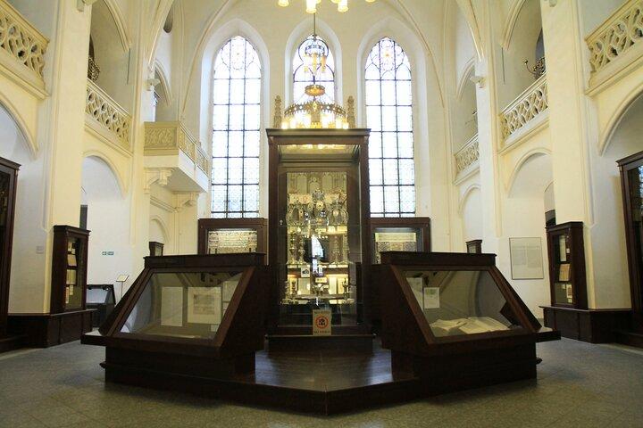 Prague Jewish Quarter Private Tour and Boat Cruise