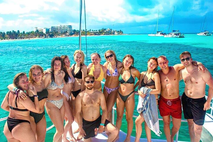 Isla Mujeres Catamaran Unlimited! from Cancun & Playa del Carmen