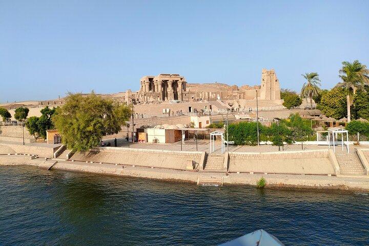 Private Luxor–Aswan Transfer with Edfu & Kom Ombo (or vice versa)