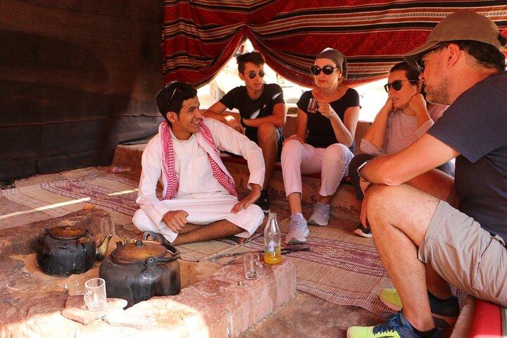 Full Day Jeep Tour in Wadi Rum (incl. Bedouin picnic lunch)