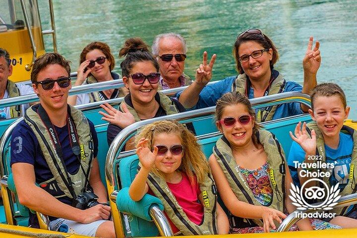 45-Minute Thrilling Speedboat Tour to Atlantis Hotel