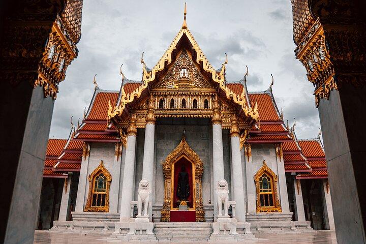 Morning in Tuk-tuk to discover Bangkok with your English-speaking guide