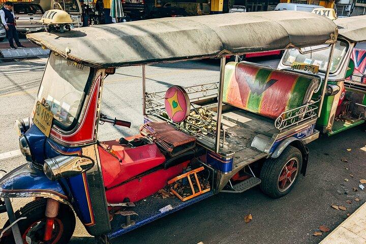 Morning in Tuk-tuk to discover Bangkok with your English-speaking guide
