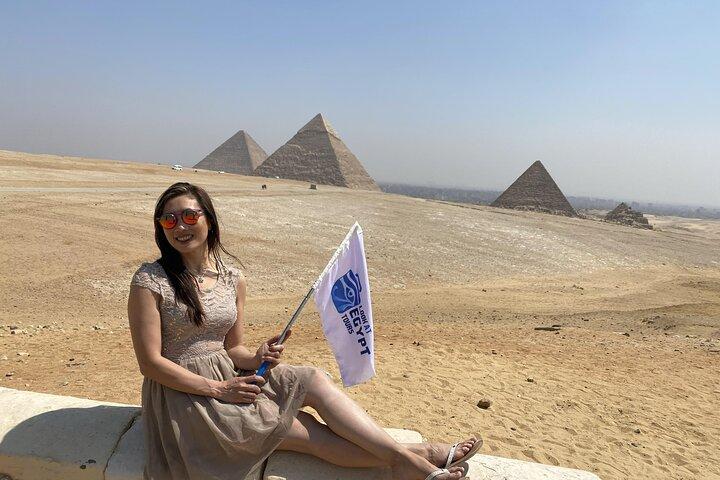 The Great Pyramids of Giza & the National Museum Tour With Dinner Cruise