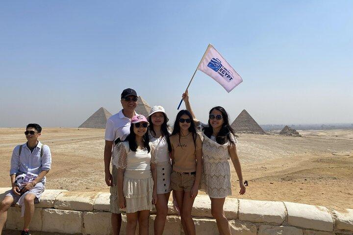 The Great Pyramids of Giza & the National Museum Tour With Dinner Cruise