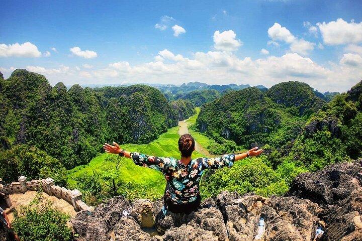 Ninh Binh Day Tour from Ha Noi: Hoa Lu - Tam Coc - Mua Cave