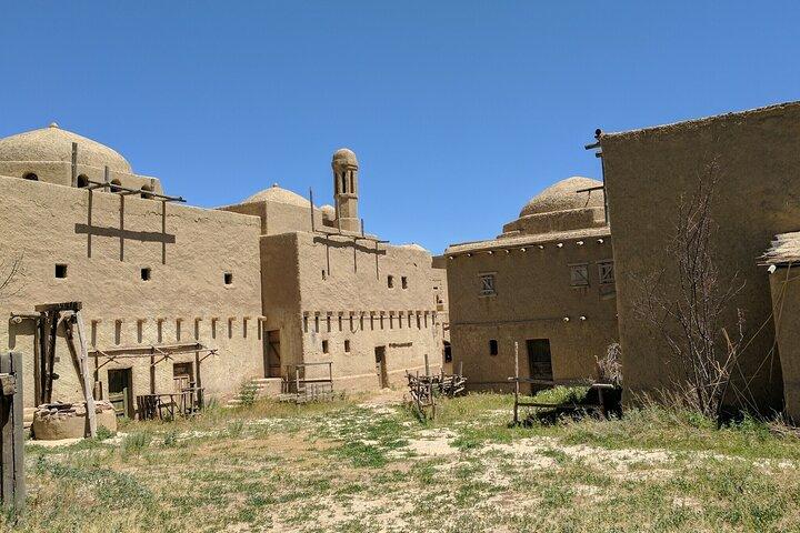 1 Day Tour: Castle of nomads & Buddha petroglyphs