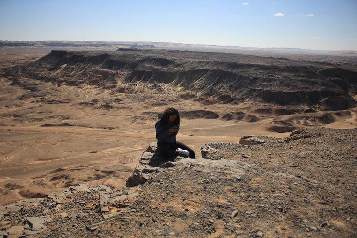 2-Day Black and White Deserts Tour w/ Desert Activities in Egypt