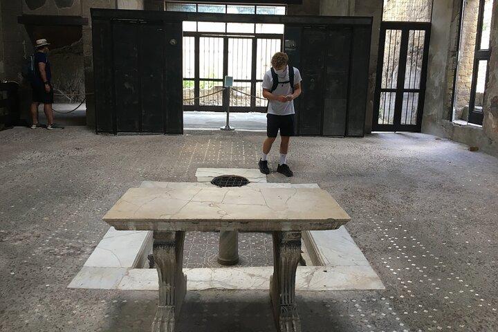 Herculaneum with an archaeologist, The original !!!!