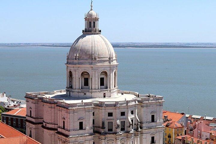 Unforgettable 3 Hours Lisbon City Tour with Tuk Tuk