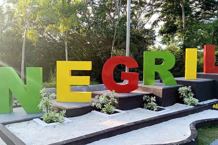 7 Mile Beach and Rick's Cafe in Negril from Montego Bay Private Tour